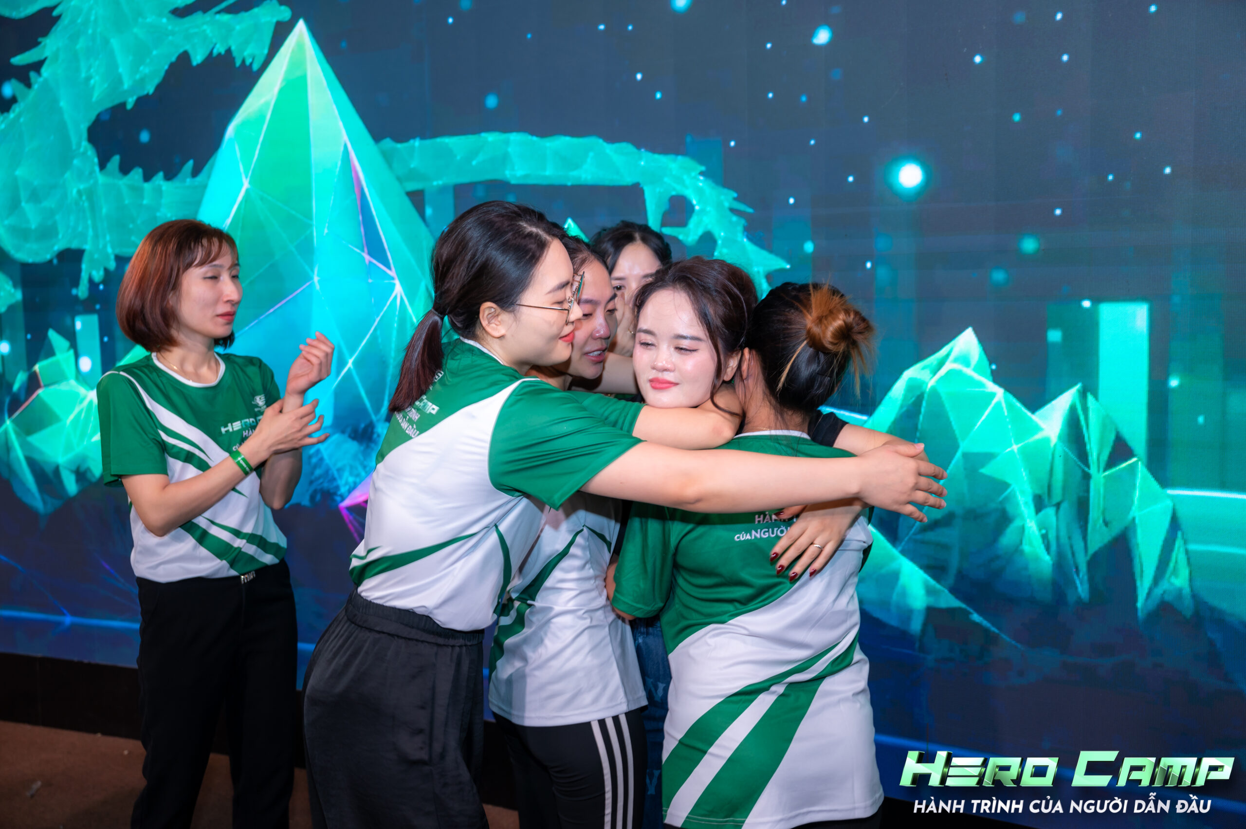 lurcinn-hero-camp